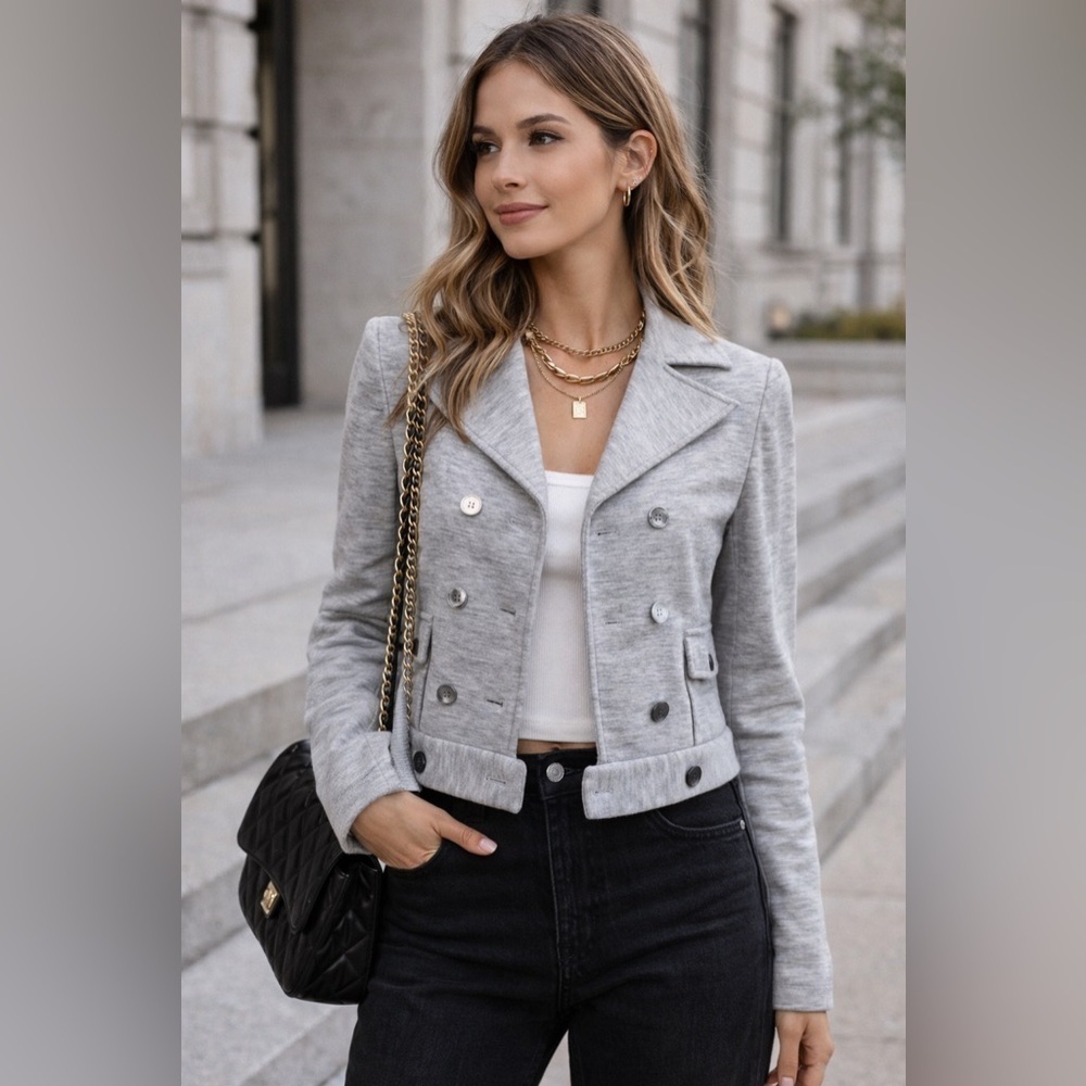 IISLI knit cropped blazer. - Picture 1 of 8